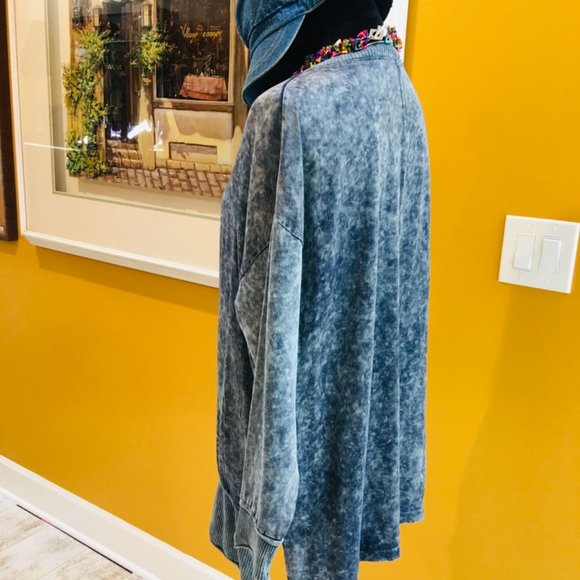 NWT. Comfortable & Stylish! Clotheshead Blue V-Neck Pullover Top - Picture 6 of 13